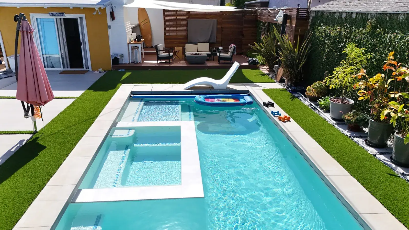 Indoor–outdoor opening